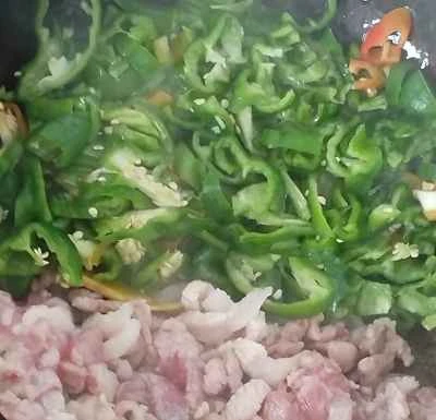 細切り豚肉とピーマンの炒め物の作り方：4