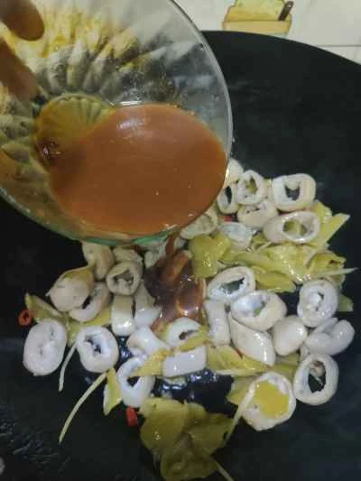 豚腸とキャベツのピクルス炒めの作り方：13