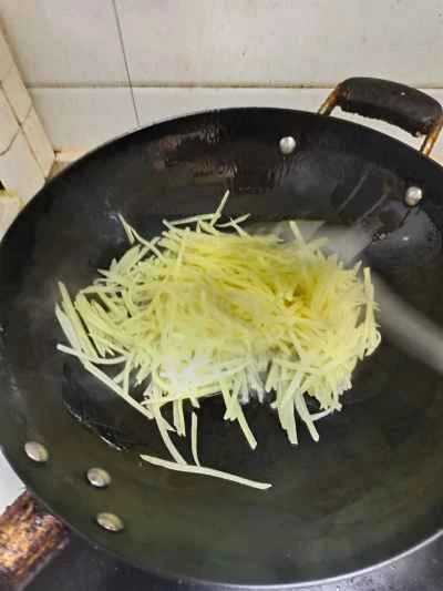 千切りジャガイモ炒めの作り方：7