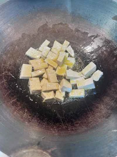 魚心草と豆腐の炒め物の作り方：1