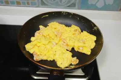 エビとミルクのスクランブルエッグの作り方：7