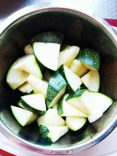 ベビーカボチャ入り豚バラ肉の煮込み レシピ手順：3