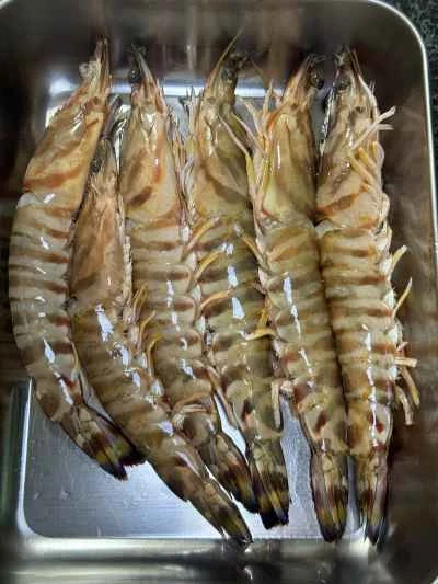 バターで炒めたエビの作り方:1