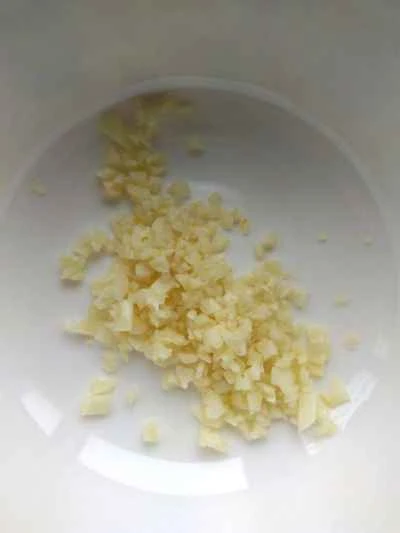 ガーリックバターエビ炒めの作り方：2