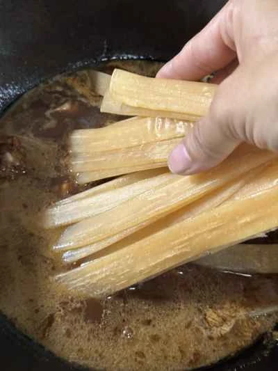 米麺入り豚スペアリブの煮込みの作り方：8