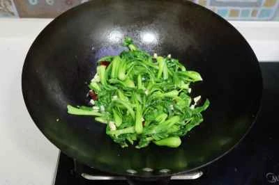 ニンニク風味のチンゲン菜の作り方：4