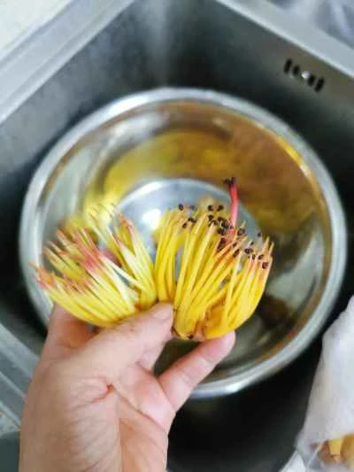 カポックの花と​​豚肉の煮込み炒めの作り方：2