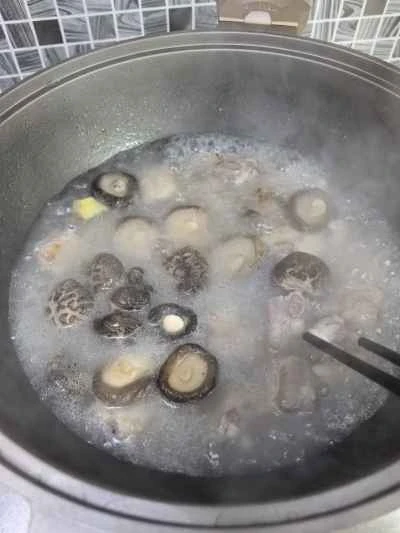 椎茸入り豚バラ肉の煮込みの作り方：7