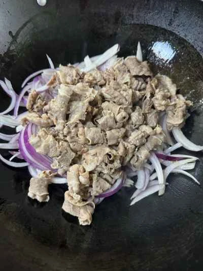 玉ねぎ入り牛肉巻き炒めの作り方：6