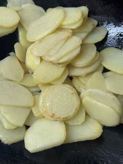 ピーマン、ジャガイモ、ハムの炒め物の作り方：5