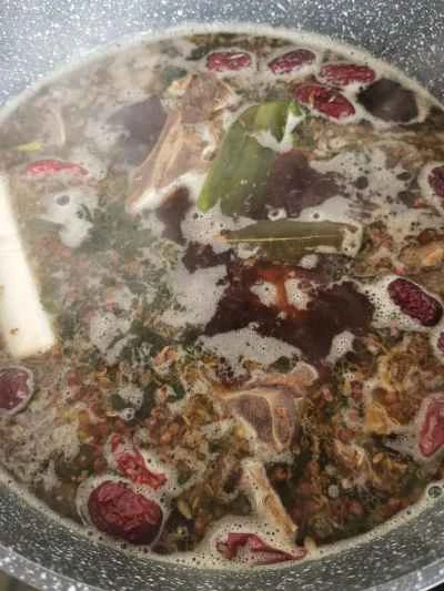 ラムの背骨の鍋の作り方：6