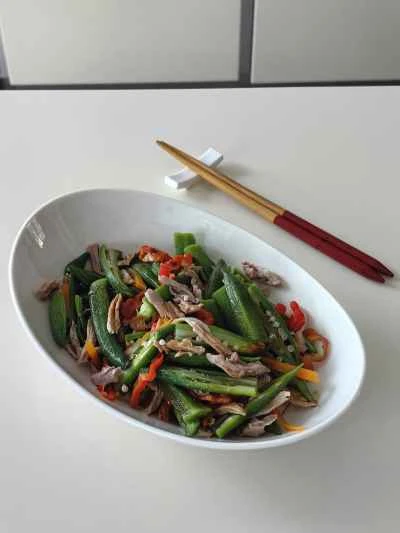 鴨の脚とオクラ