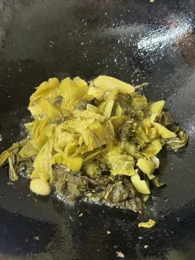 キャベツと豆腐のピクルスで煮込んだ黄ナマズの作り方：9