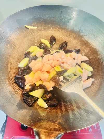 きゅうり、きくらげ、エビのペースト炒めの作り方：5