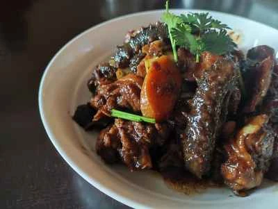 鶏肉とナマコの煮込みのレシピ