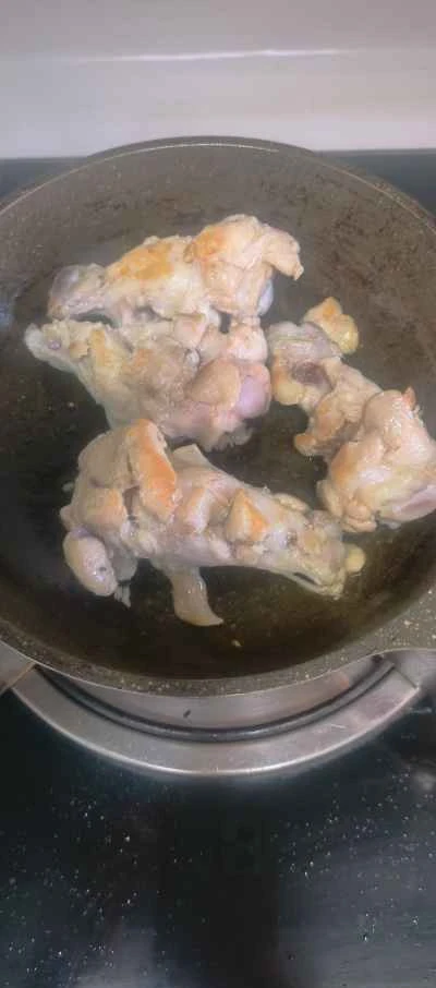 ナツメを使った鶏手羽先の煮込みの作り方：2