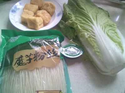 揚げ豆腐入りこんにゃく麺の煮込みの作り方：1