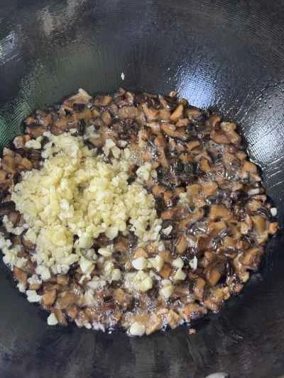 ソース入りライスヌードルロールの作り方：6