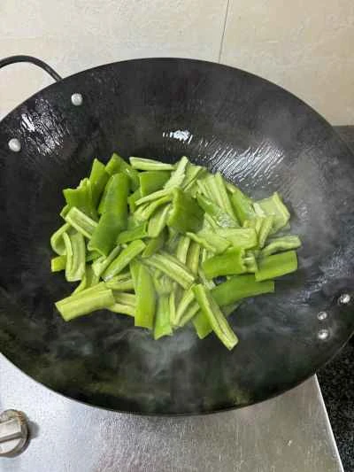 ピーマンと卵の塩炒めの作り方：3