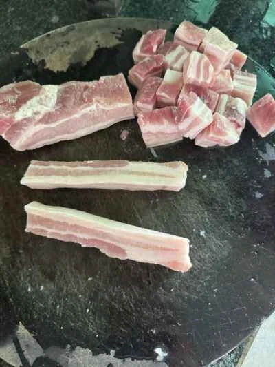 栗入り豚バラ肉の煮込みの作り方：1