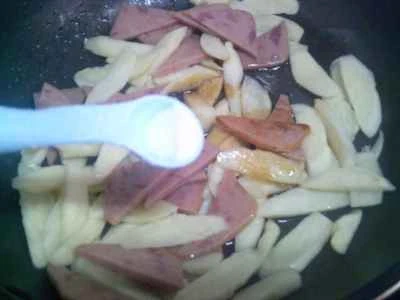 水竹を使ったランチョンミート炒めの作り方：9