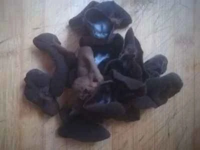 唐辛子とエンドウの新芽を使ったキクラゲの炒め物の作り方：3