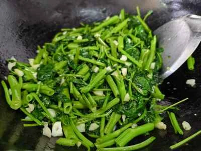 ニンニク入りクリーミーほうれん草の作り方:4