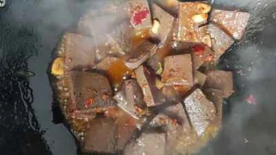 スパイシーなアヒルの血炒めの作り方：3