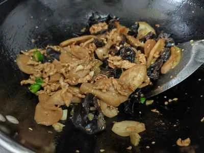 ナス、キクラゲ、豚肉の細切り炒めの作り方：5