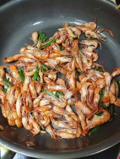 小川エビの炒め方：4