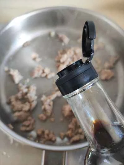 セロリ、ニンジン、ひき肉の炒め物の作り方：4