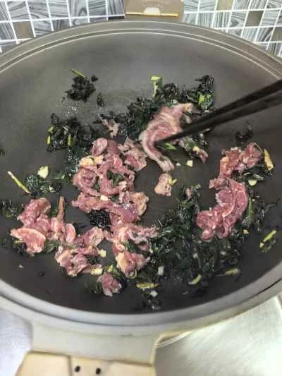 牛肉とシソの炒め物の作り方：3