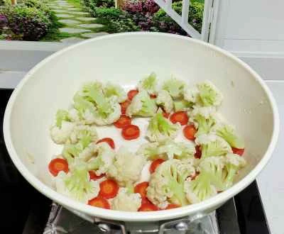 カリフラワーとニンジンのスライス炒めの作り方：6