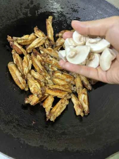 ハニーグレーズマッシュルームチキンウィングのレシピ手順：8