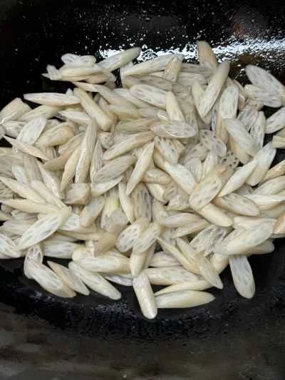 牛肉とレンコンの炒め物の作り方：7