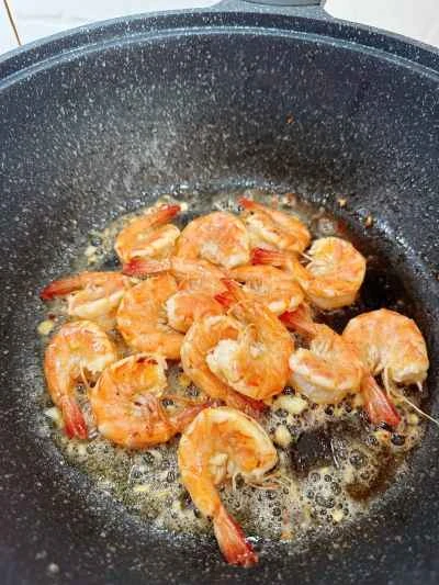 ガーリックバターシュリンプのレシピ手順：6