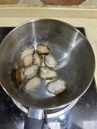 卵入り蒸しアワビの作り方：3