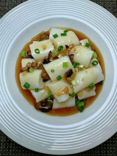 ソース入りライスヌードルロールの作り方：16