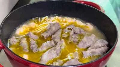 牛肉とエビのペーストを使った酸っぱいスープの作り方：11