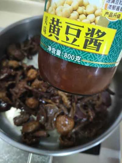 中華ソーセージとキノコの炒め物の作り方：6