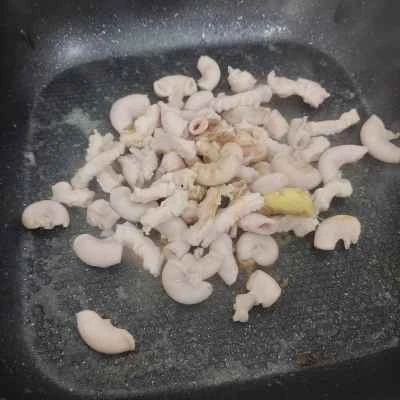 豚腸とキャベツのピクルス炒めの作り方：6