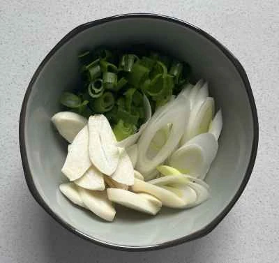 鶏肉とチリとジャガイモの炒め物の作り方：3