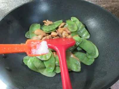 鶏もも肉とインゲンの炒め物の作り方：10
