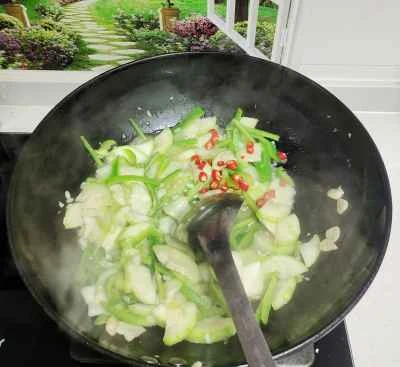 ピーマンとヘチマの炒め物の作り方：5