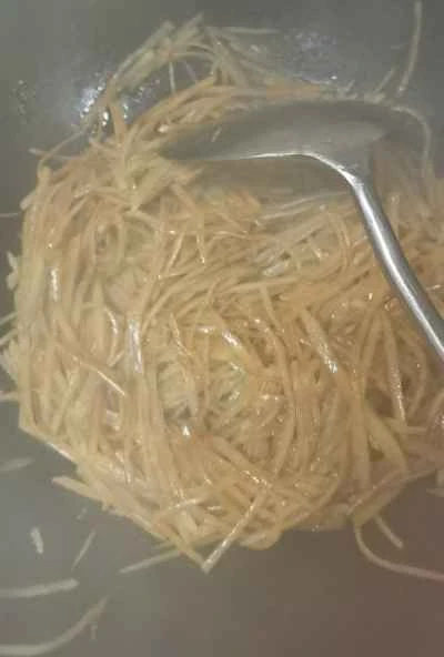 独特の風味を持つ細切りポテトの作り方：9