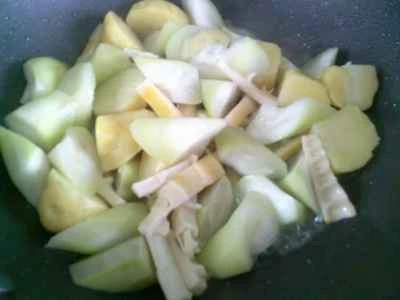 ラムテールのたけのこやジャガイモを一晩で開花させる調理手順：17