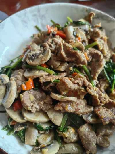 牛肉とキノコの炒め物の作り方：11