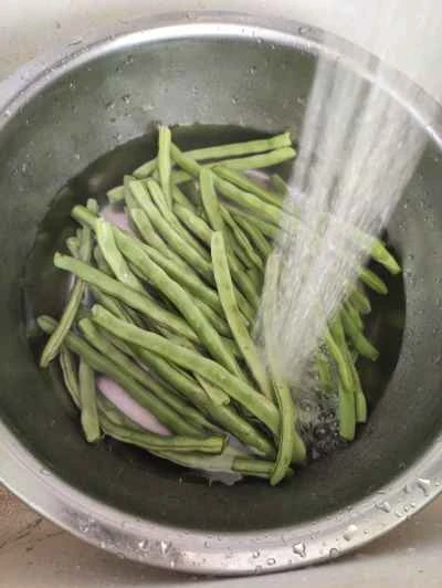 牛すじとインゲンの煮込みの作り方：2