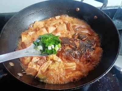 豆腐入り銀鯉の頭の赤だし煮の作り方：14