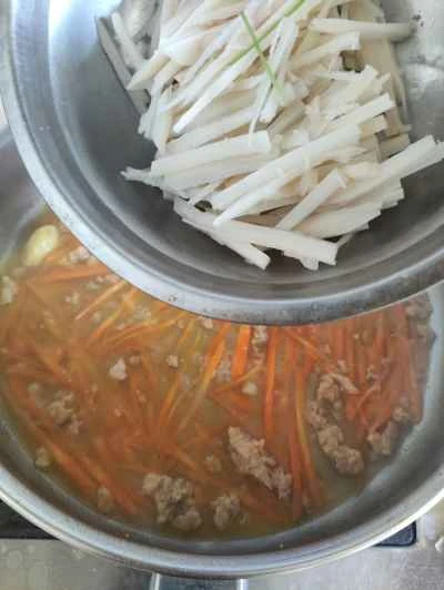 ひき肉入りレンコン炒めの作り方：6